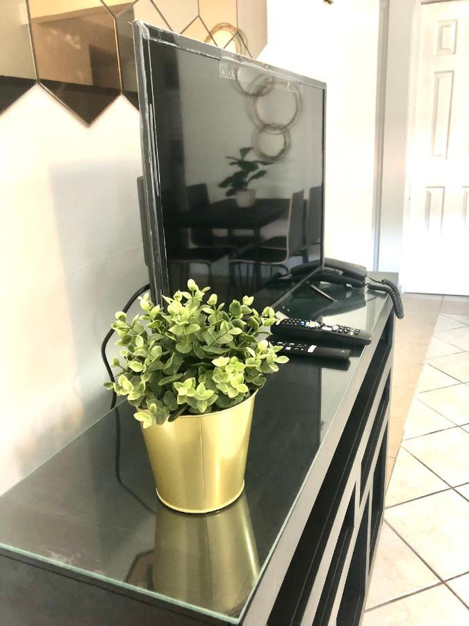 メヒカリDepartamento Zona Dorada H2アパートメント エクステリア 写真