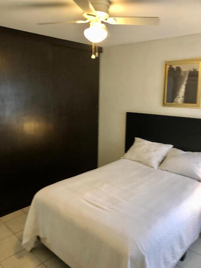 メヒカリDepartamento Zona Dorada H2アパートメント エクステリア 写真